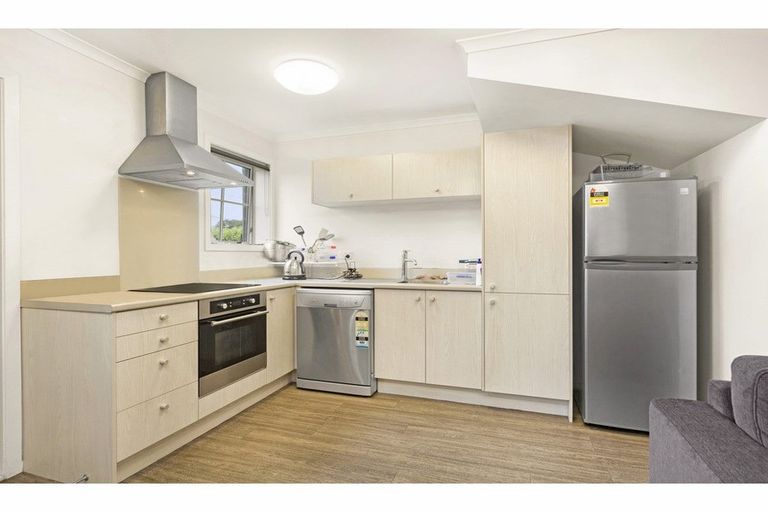 Photo of property in 11 Chiefs Court, Hamilton East, Hamilton, 3216