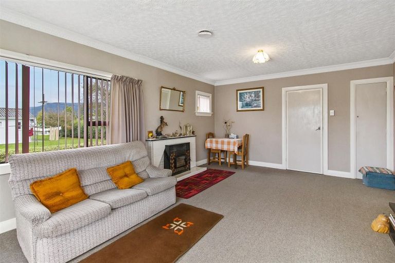Photo of property in 18 Holmes Street, Waimate, 7924