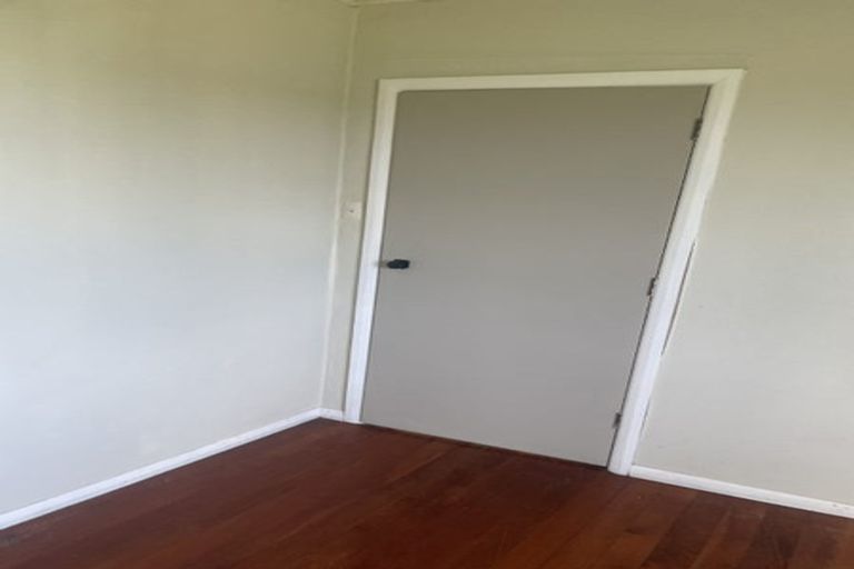 Photo of property in 3 Evans Road, Glen Eden, Auckland, 0602