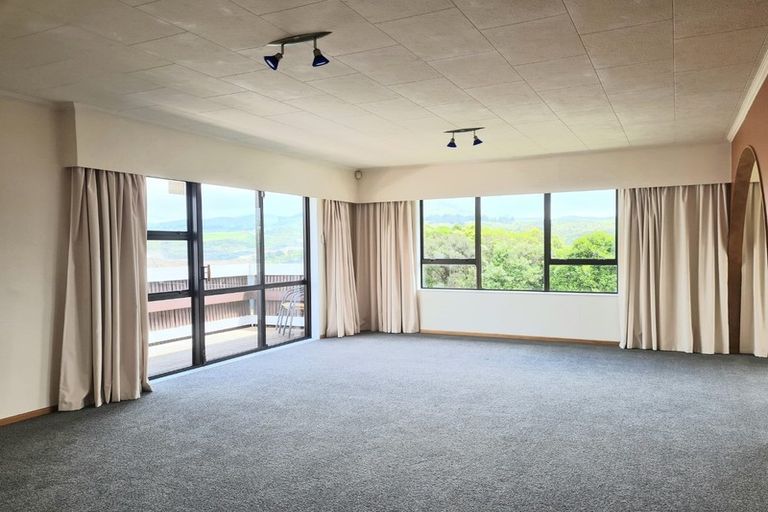 Photo of property in 177 Holborn Drive, Stokes Valley, Lower Hutt, 5019