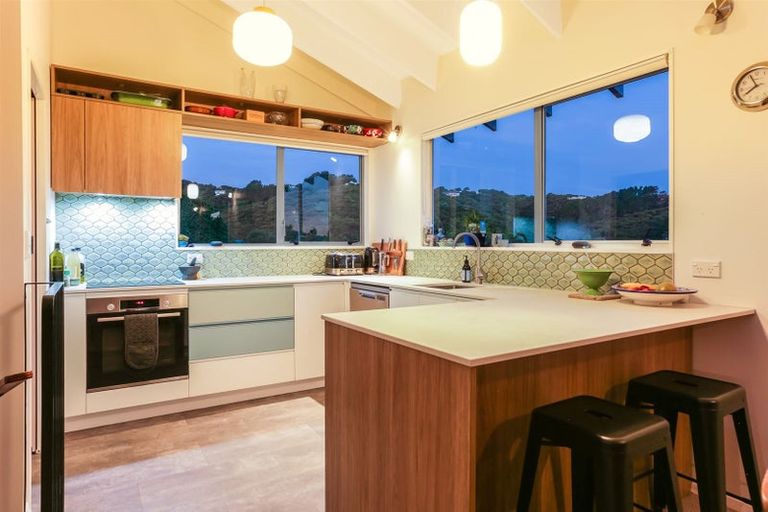 Photo of property in 22 Gordon Road, Plimmerton, Porirua, 5026