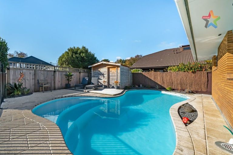Photo of property in 28 Mcenroe Grove, Naenae, Lower Hutt, 5011