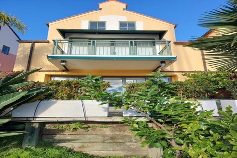 Photo of property in 114 Harbour Village Drive, Gulf Harbour, Whangaparaoa, 0930