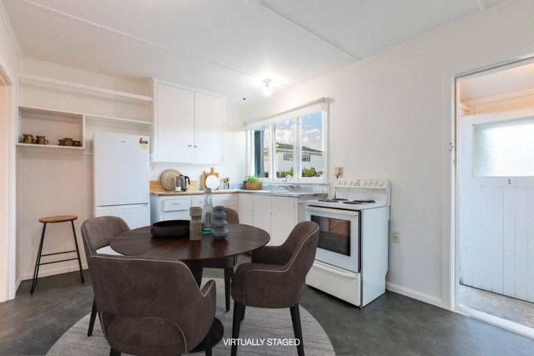 Photo of property in 1/11 Meeanee Quay, Westshore, Napier, 4110