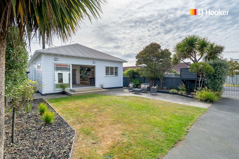 Photo of property in 65 Hargest Crescent, Saint Kilda, Dunedin, 9012