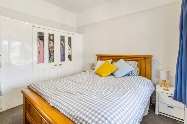 Photo of property in 16 Memorial Avenue, Parkside, Timaru, 7910