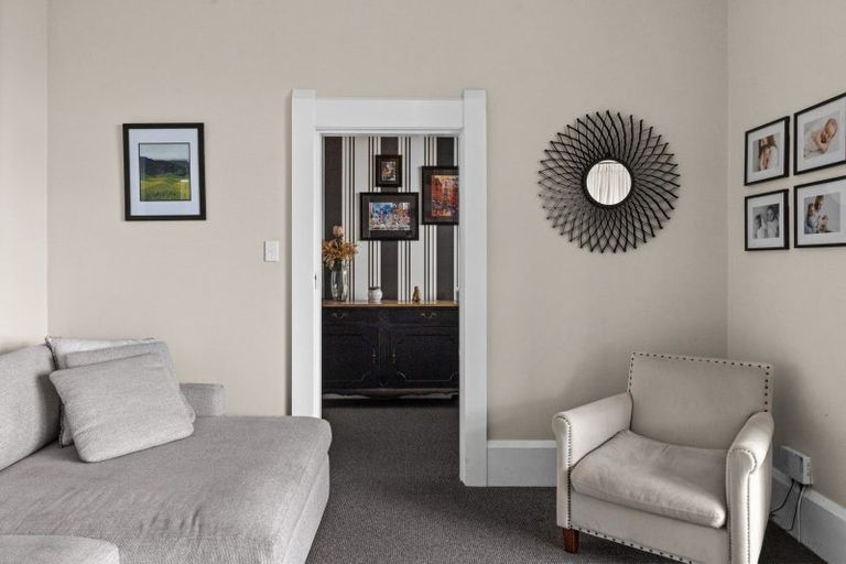 Photo of property in 10 Cobden Road, Bluff Hill, Napier, 4110