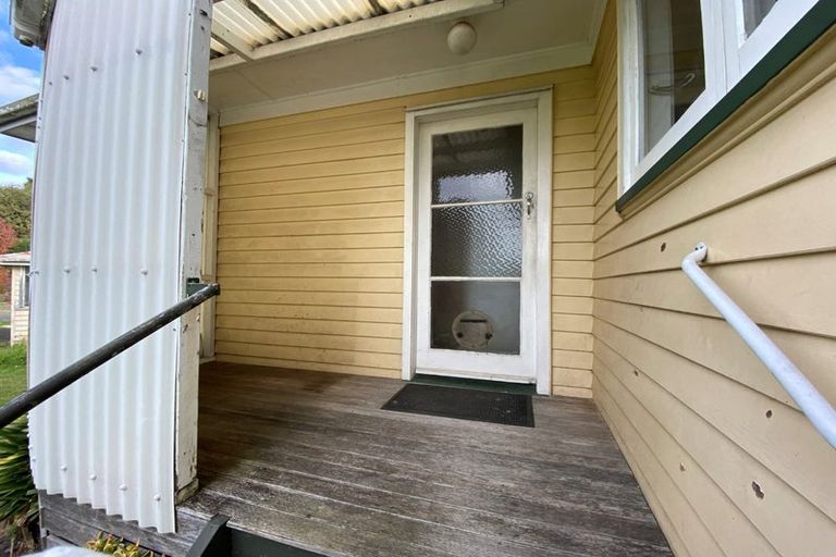 Photo of property in 2 President Avenue, Papakura, 2110