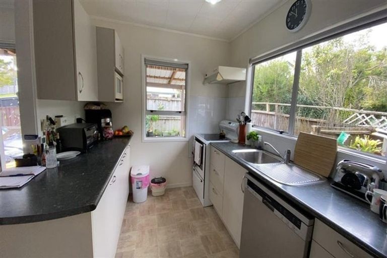 Photo of property in 135 Moire Road, West Harbour, Auckland, 0618