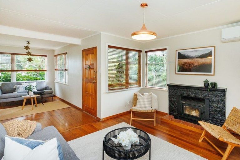 Photo of property in 27 Waterloo Crescent, Hokowhitu, Palmerston North, 4410