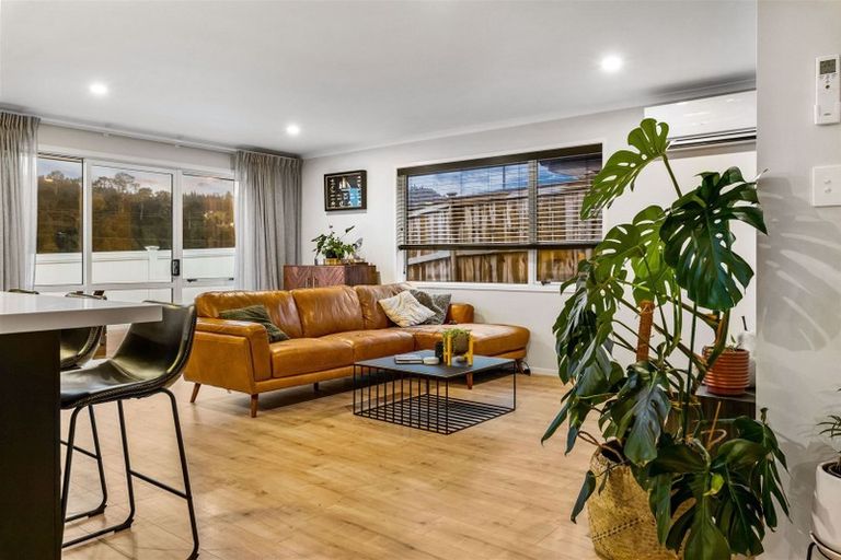 Photo of property in 10 Jeroboam Loop, Kumeu, 0810