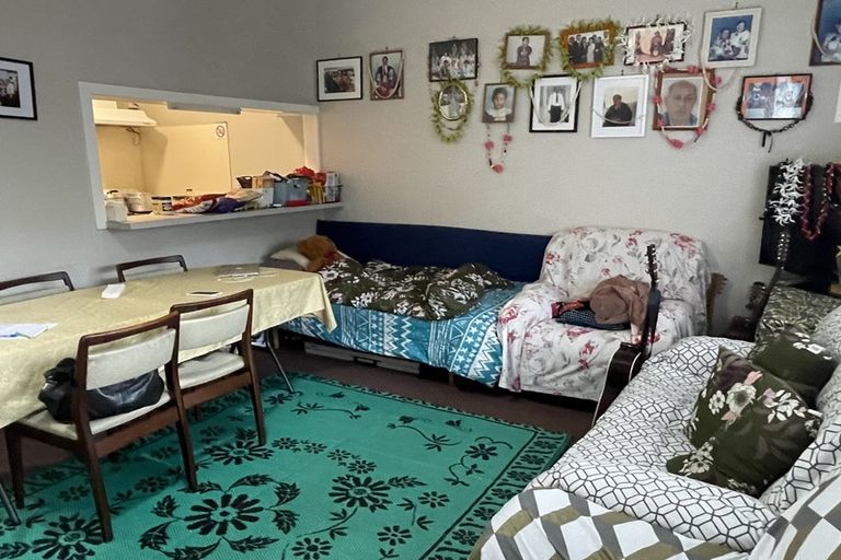 Photo of property in 1/124 Campbell Street, Karori, Wellington, 6012