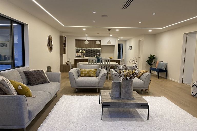 Photo of property in 17 Nobilo Road, Kumeu, 0810