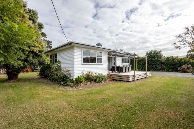 Photo of property in 40 Seaview Road, Herbertville, Dannevirke, 4970