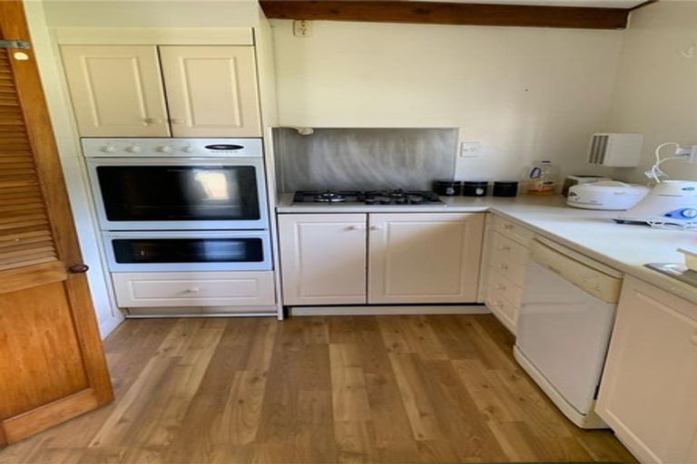 Photo of property in 12 Ruahine Street, Paraparaumu, 5032