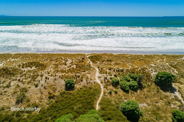 Photo of property in 1020c Papamoa Beach Road, Papamoa Beach, 3118