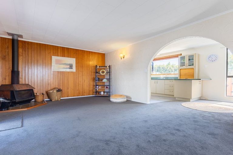 Photo of property in 11 Atua Street, Waikanae Beach, Waikanae, 5036