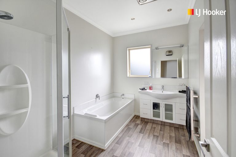 Photo of property in 16 Showgate Crescent, Mosgiel, 9024