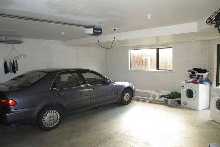 Photo of property in 9c Woodall Place, Totara Vale, Auckland, 0627