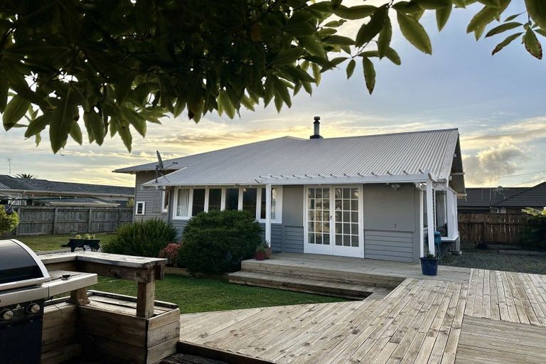 Photo of property in 556a Queen Street East, Levin, 5510