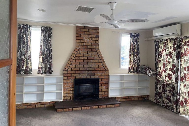 Photo of property in 27 Stottholm Road, Titirangi, Auckland, 0604