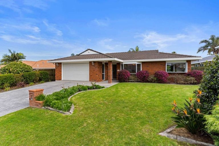 Photo of property in 14 Chippewa Place, Conifer Grove, Takanini, 2112