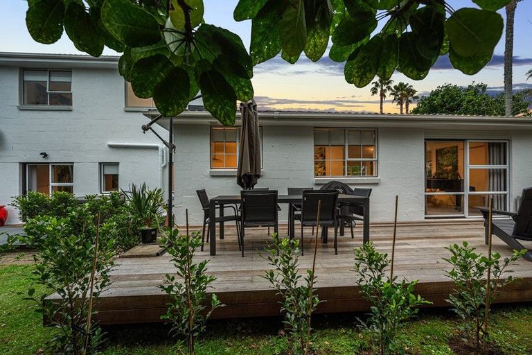 Photo of property in 3/4 Frater Avenue, Milford, Auckland, 0620