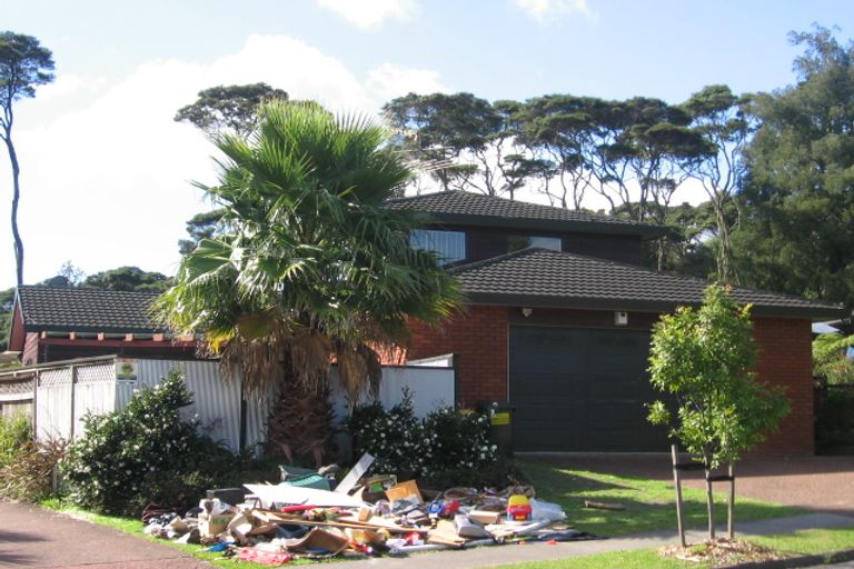 Photo of property in 13 Woodfern Crescent, Titirangi, Auckland, 0604