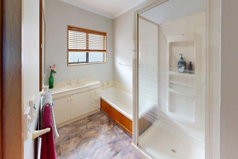 Photo of property in 21 Jefferson Crescent, Milson, Palmerston North, 4414