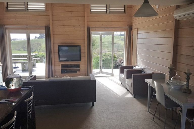 Photo of property in 47 Golding Road, Pukekohe, 2677