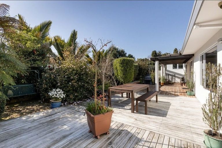 Photo of property in 125 Welcome Bay Road, Welcome Bay, Tauranga, 3112