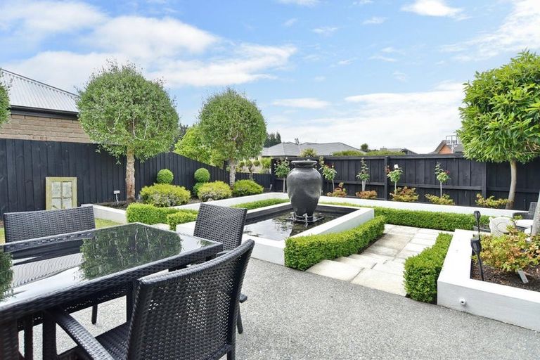 Photo of property in 3 Orewa Close, Parklands, Christchurch, 8083