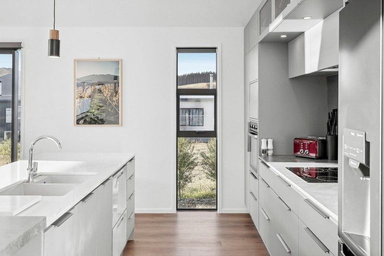 Photo of property in 9 Mcneil Crescent, Wanaka, 9305