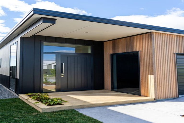 Photo of property in 43 Hinaki Street, Poike, Tauranga, 3112