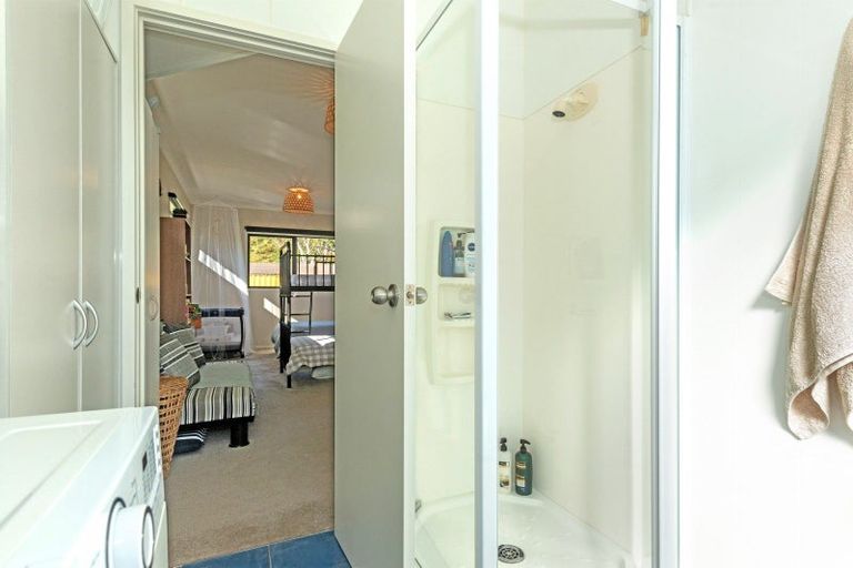 Photo of property in 13 Ratau Street, Mahia, 4198