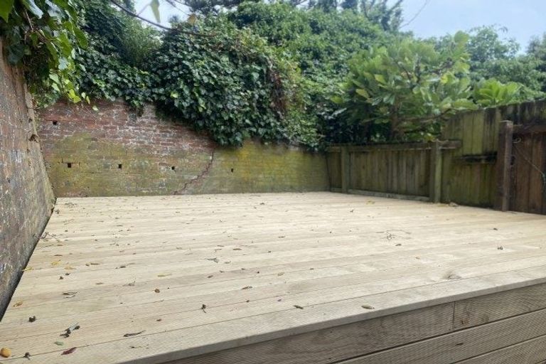 Photo of property in 140 Elizabeth Street, Mount Victoria, Wellington, 6011