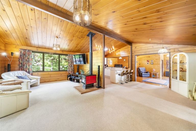 Photo of property in 135 Plateau Road, Te Marua, Upper Hutt, 5018