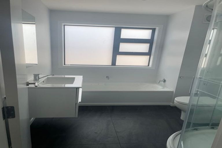 Photo of property in 128b Randwick Road, Moera, Lower Hutt, 5010