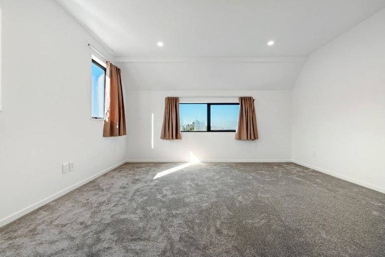 Photo of property in 1c Flamingo Court, Goodwood Heights, Auckland, 2105