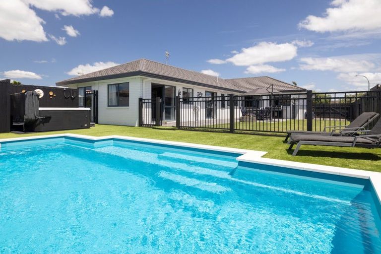 Photo of property in 8 Nicole Place, Papamoa Beach, Papamoa, 3118