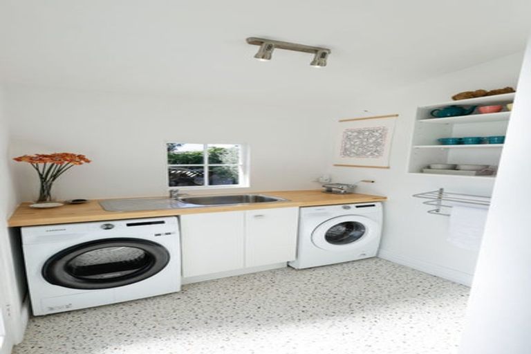 Photo of property in 53 Todman Street, Brooklyn, Wellington, 6021