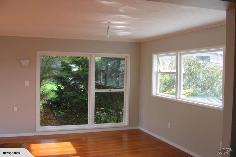 Photo of property in 65 Raleigh Road, Northcote, Auckland, 0627