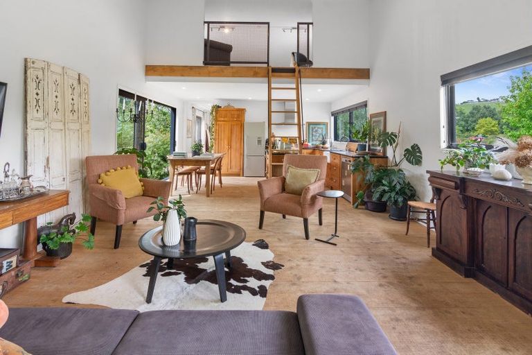 Photo of property in 2 Laly Haddon Place, Matakana, 0985