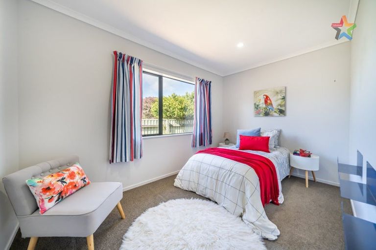Photo of property in 5b Kilkenny Grove, Wainuiomata, Lower Hutt, 5014