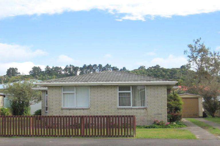 Photo of property in 19 Monkhouse Street, Tolaga Bay, 4077