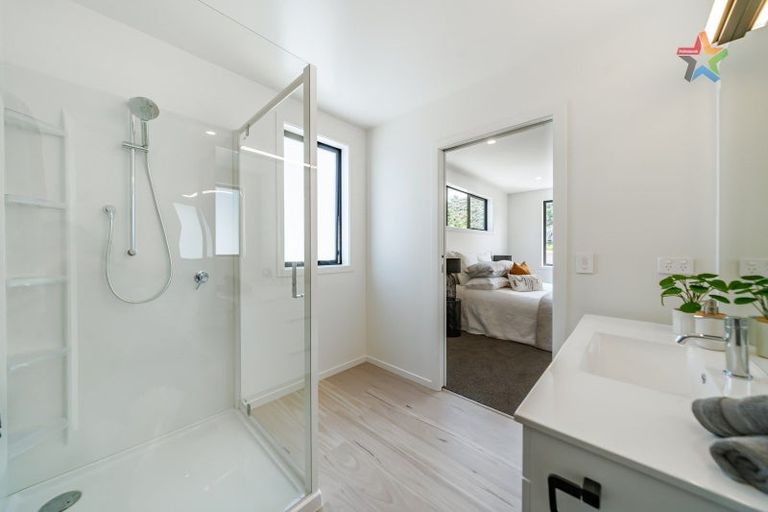 Photo of property in 10 Ford Road, Manor Park, Lower Hutt, 5019