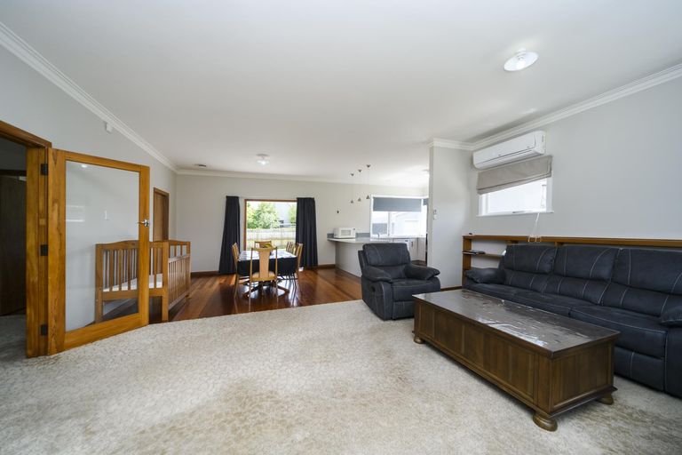 Photo of property in 583 Featherston Street, Roslyn, Palmerston North, 4414