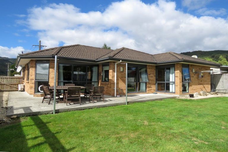 Photo of property in 72 Crampton Road, Reefton, 7830