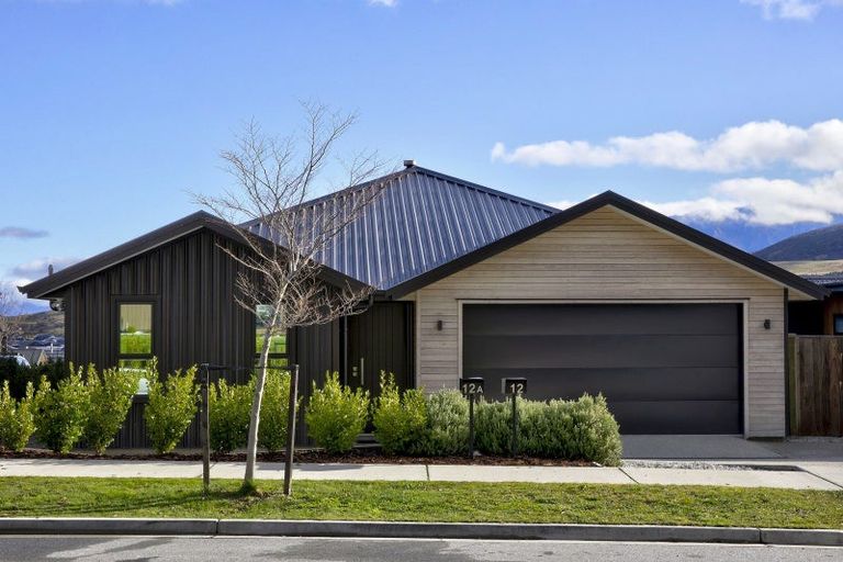 Photo of property in 12 Muster Road, Jacks Point, 9371