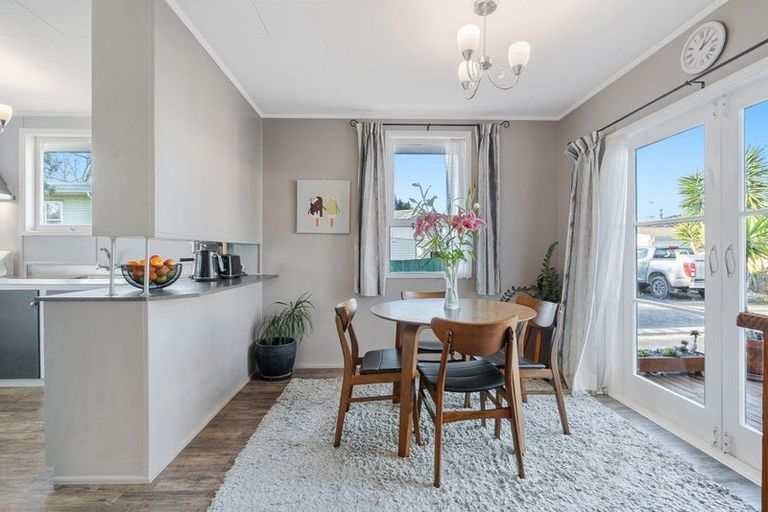 Photo of property in 34 Cramond Drive, Mangere East, Auckland, 2024